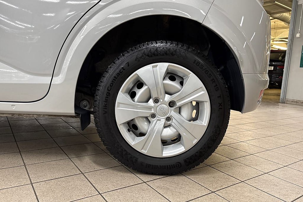 Vehicle Image 17
