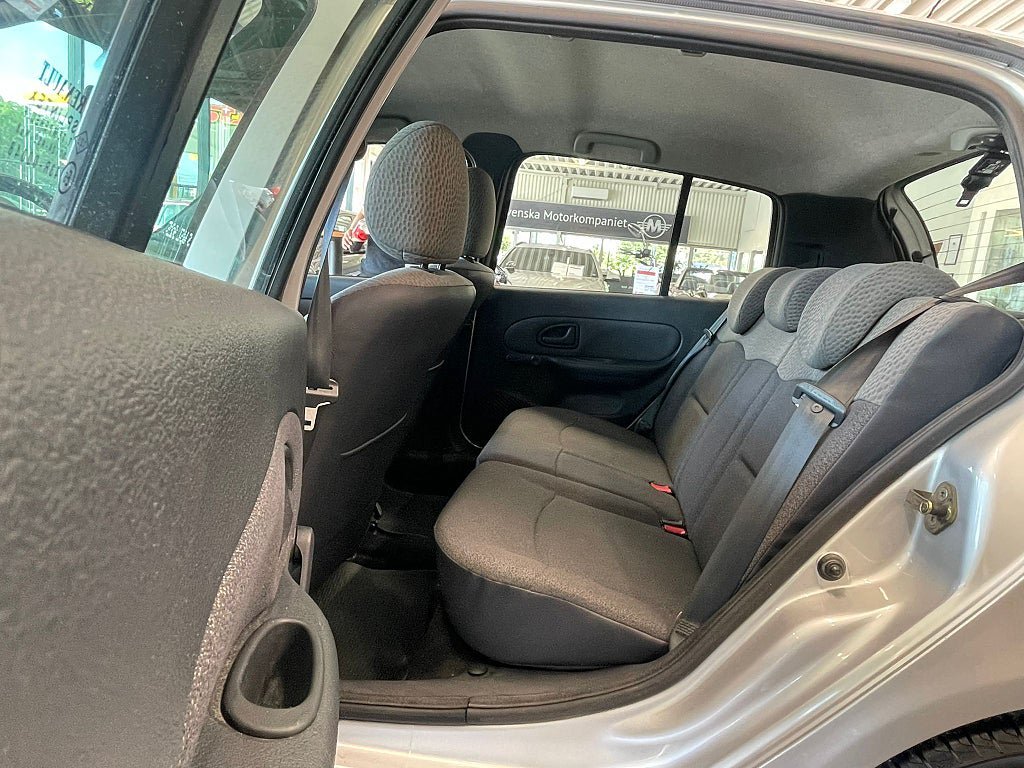 Vehicle Image 11