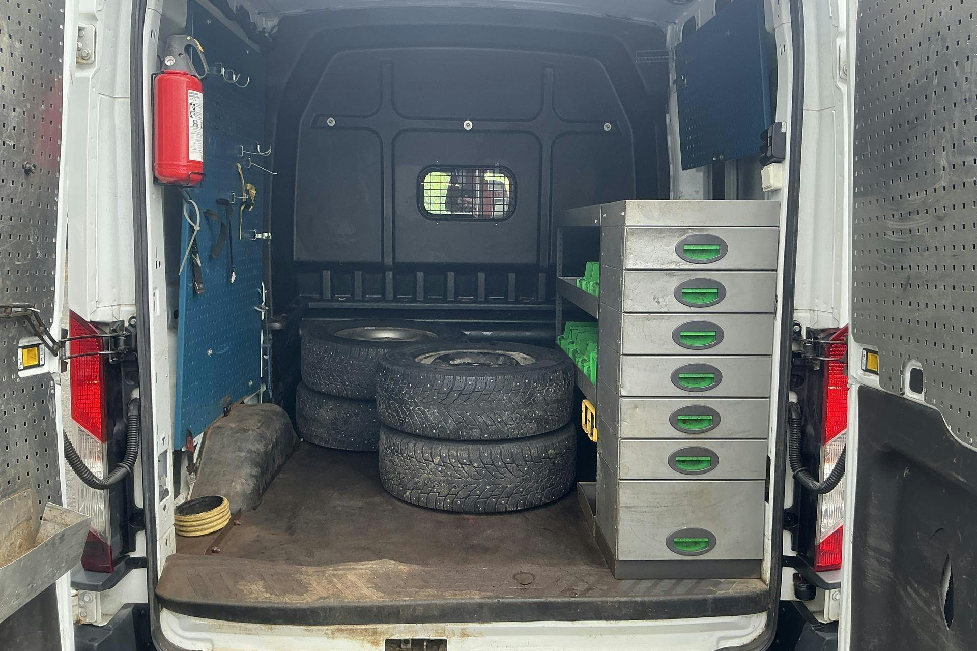 Vehicle Image 9