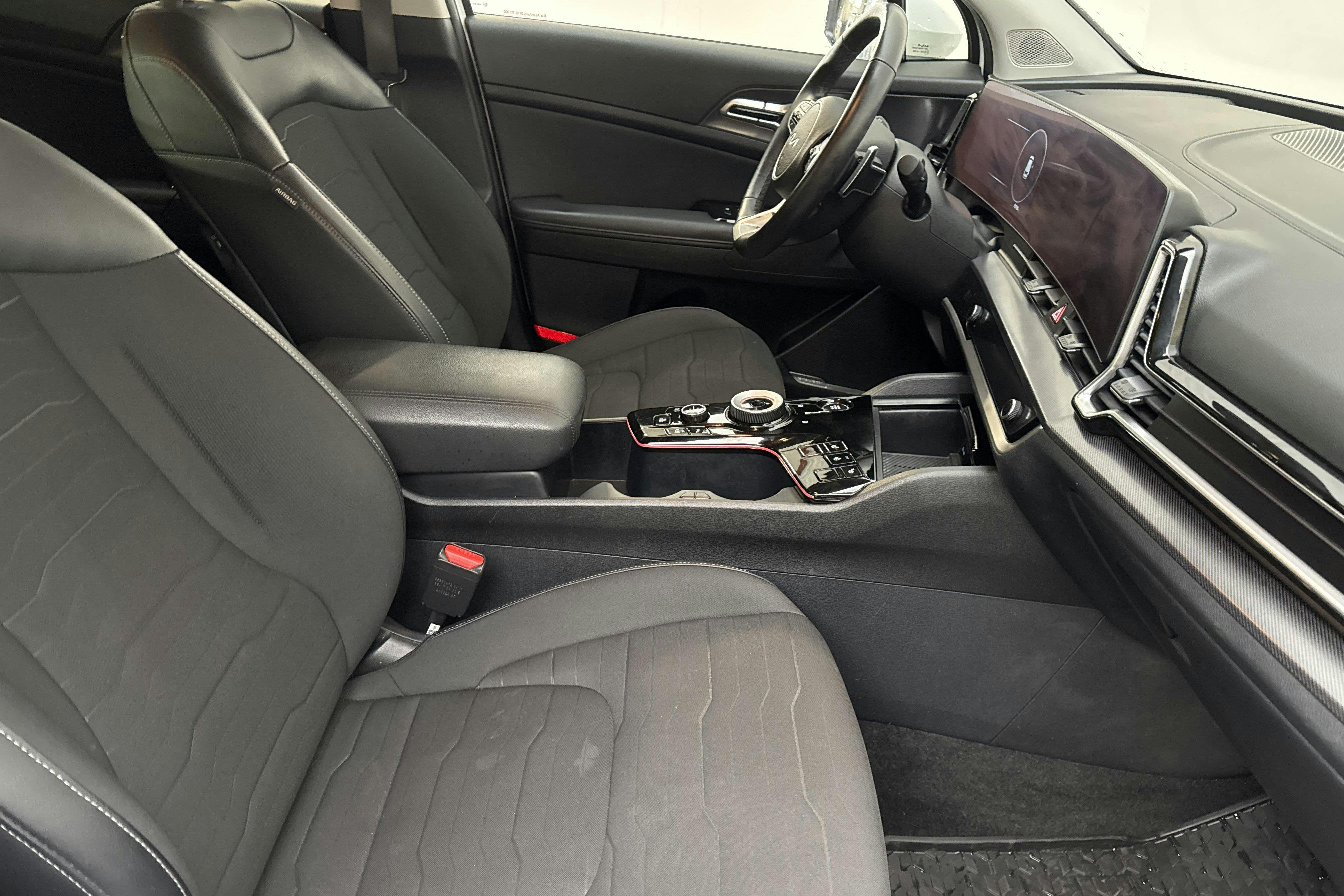 Vehicle Image 7