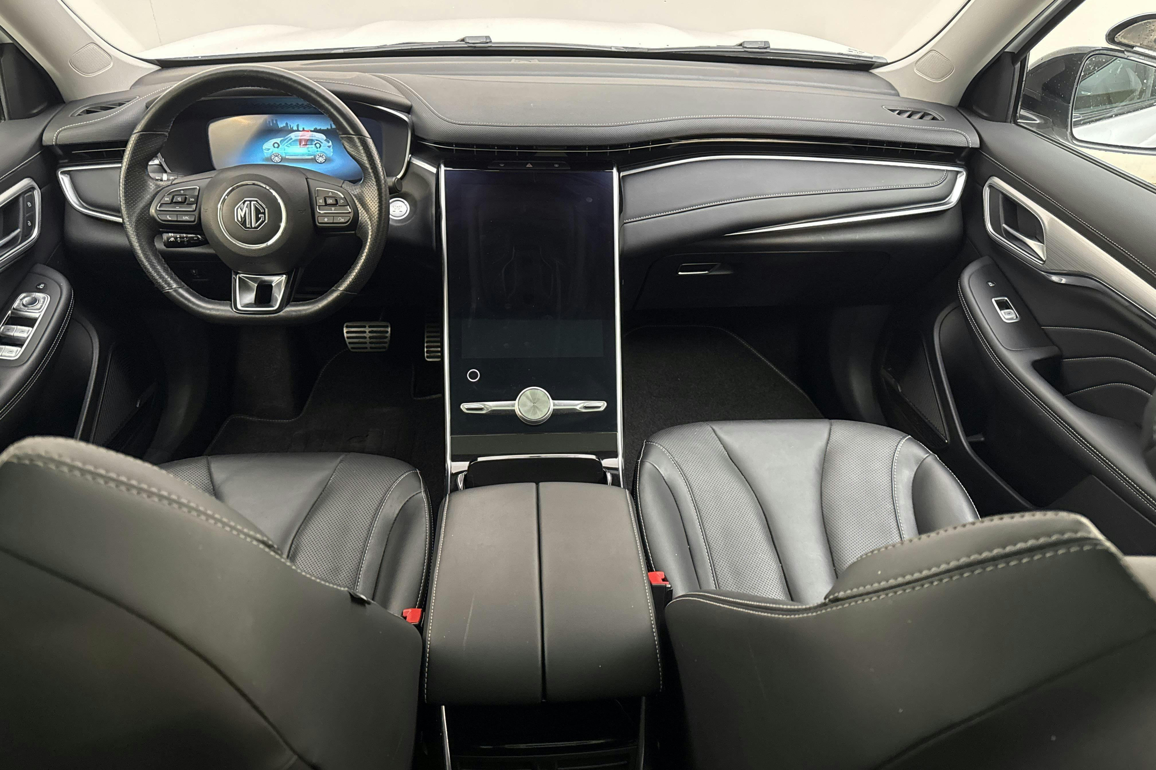 Vehicle Image 6