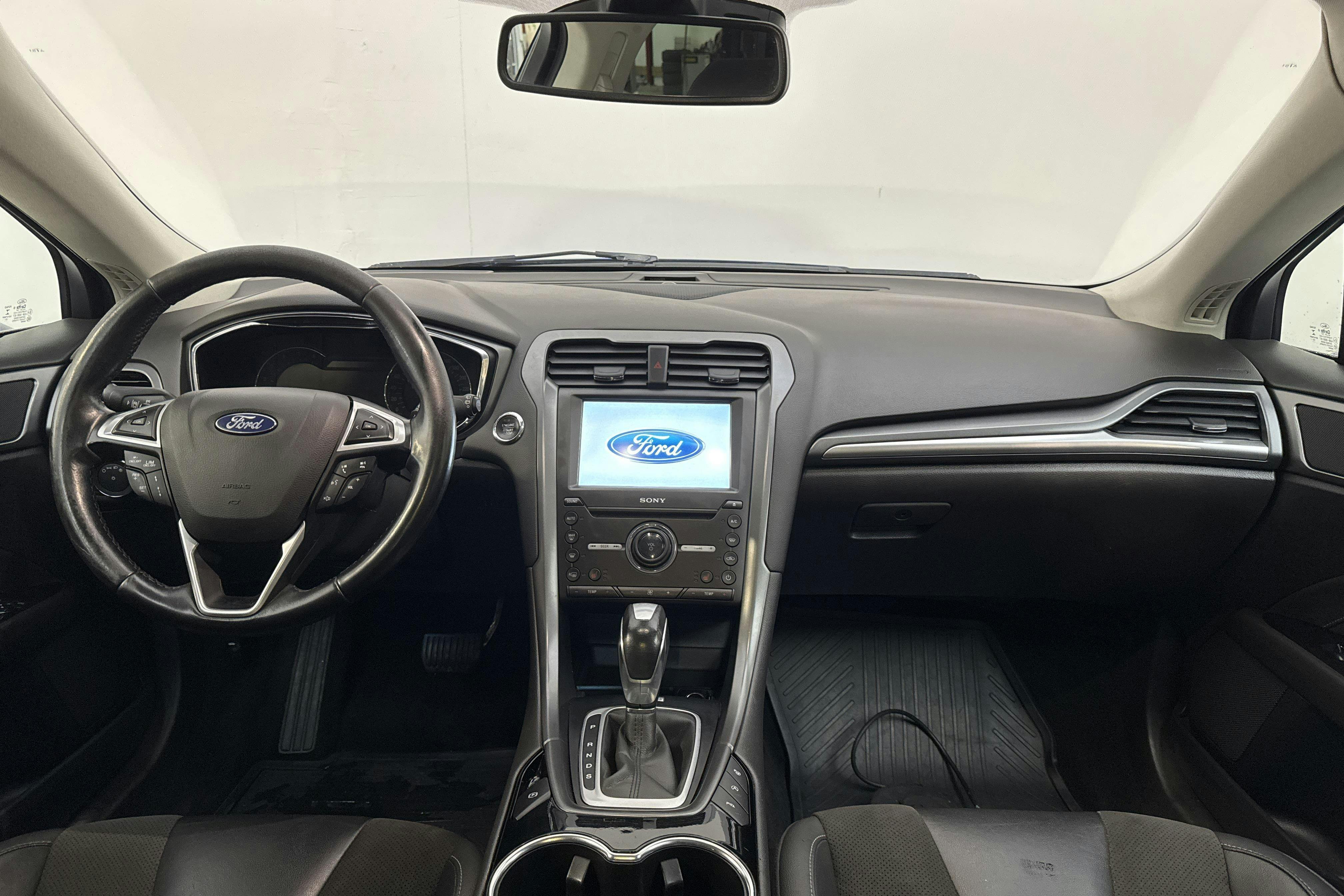 Vehicle Image 6