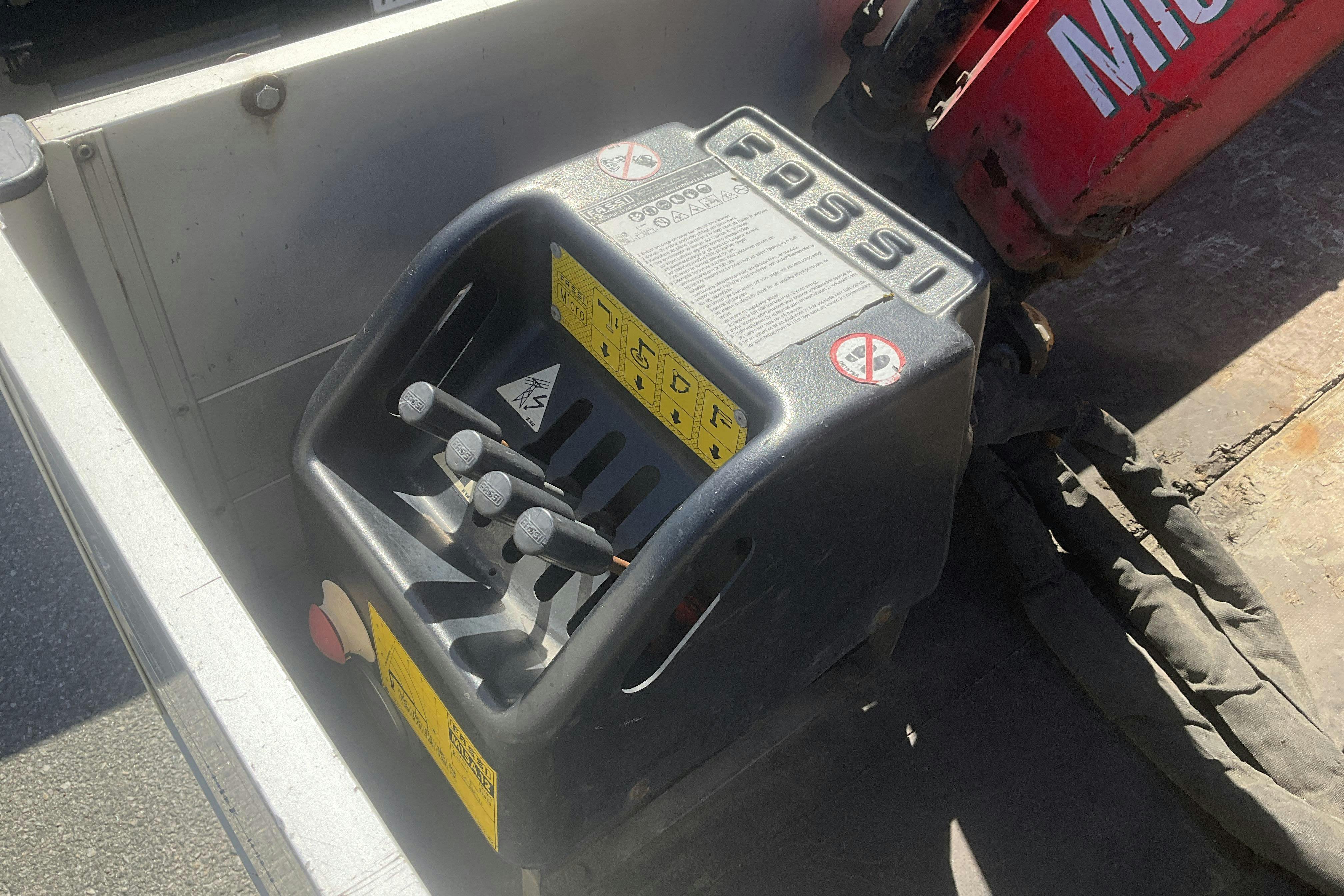 Vehicle Image 16