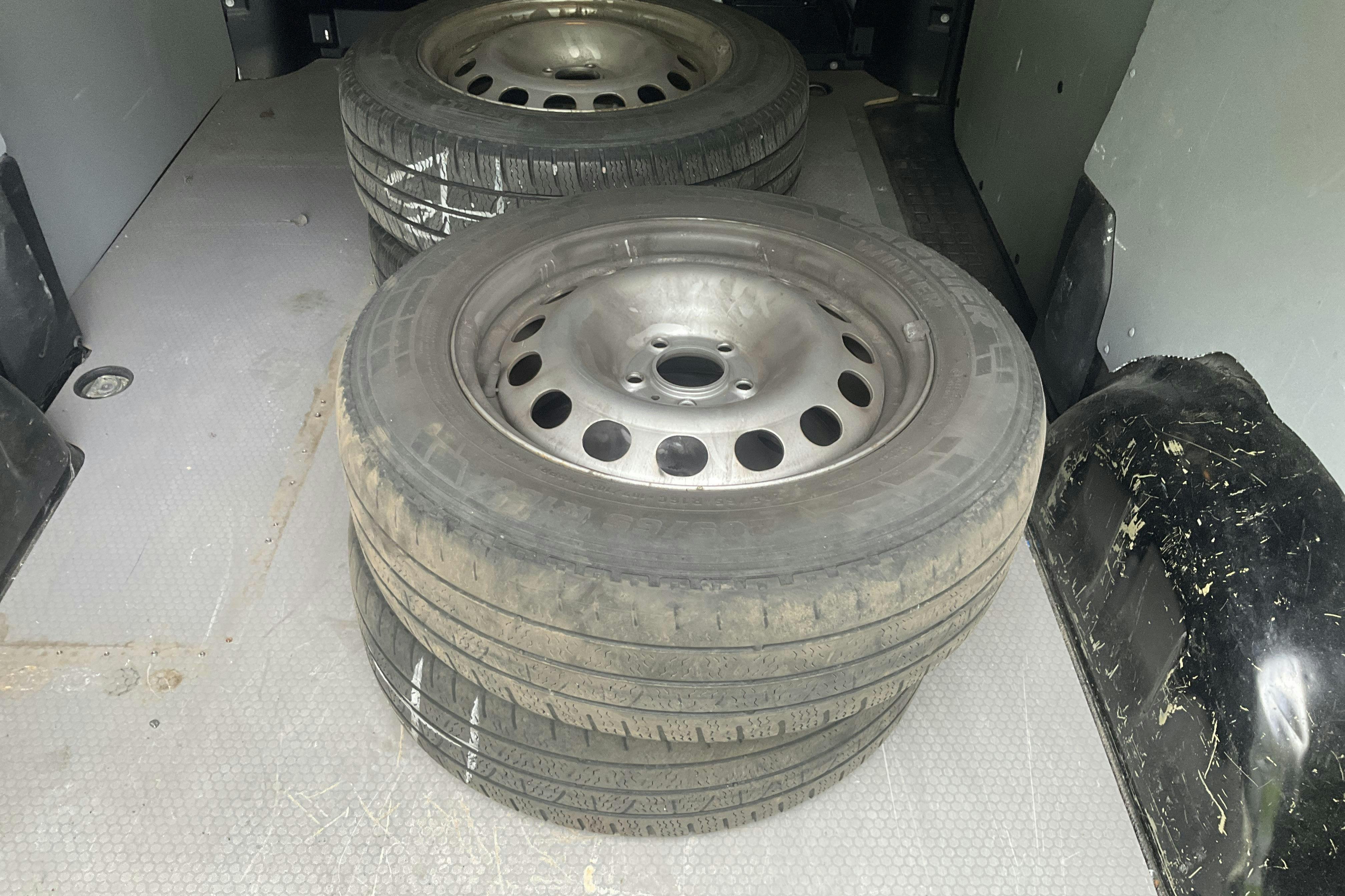 Vehicle Image 11