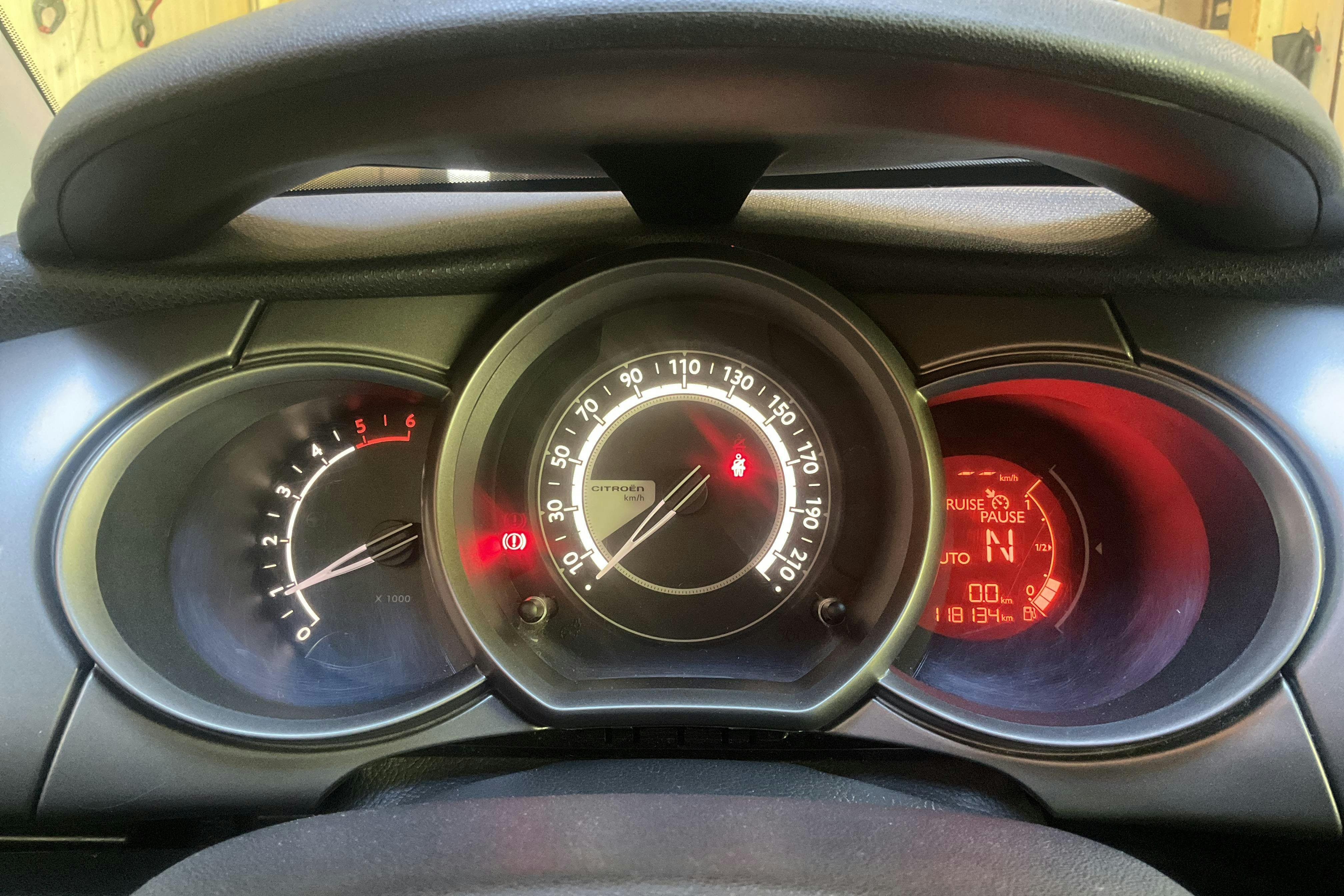 Vehicle Image 10