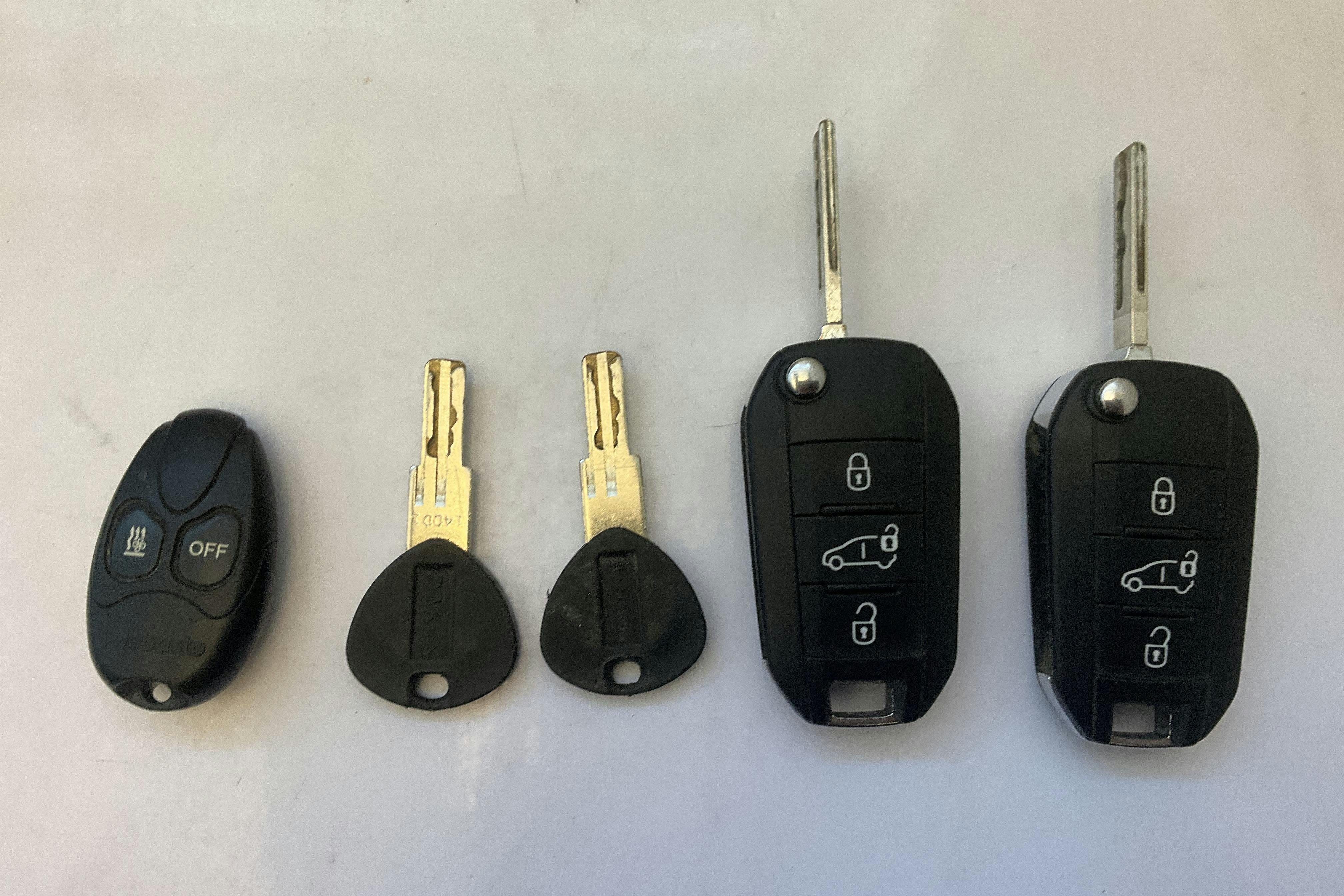 Vehicle Image 12