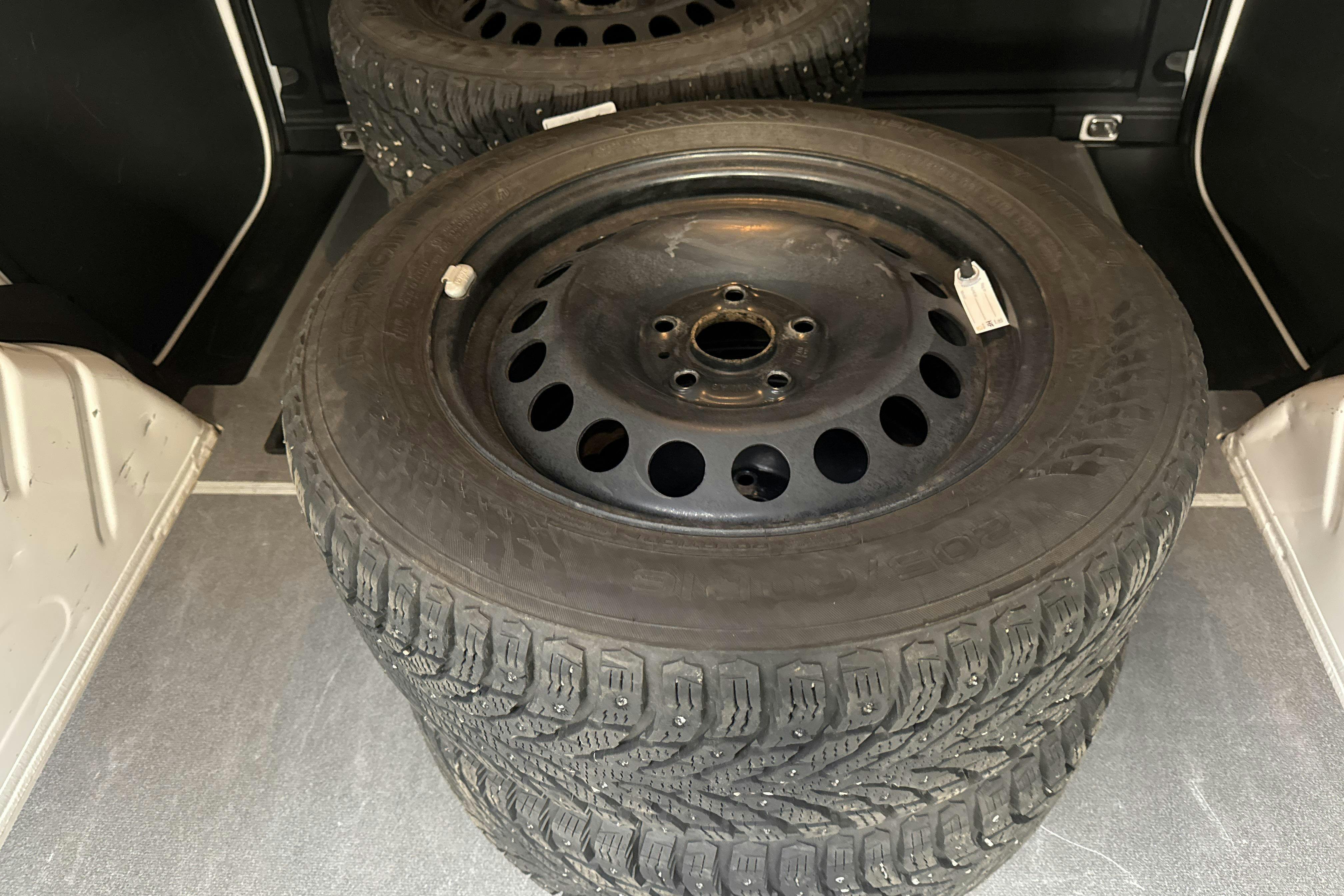 Vehicle Image 13