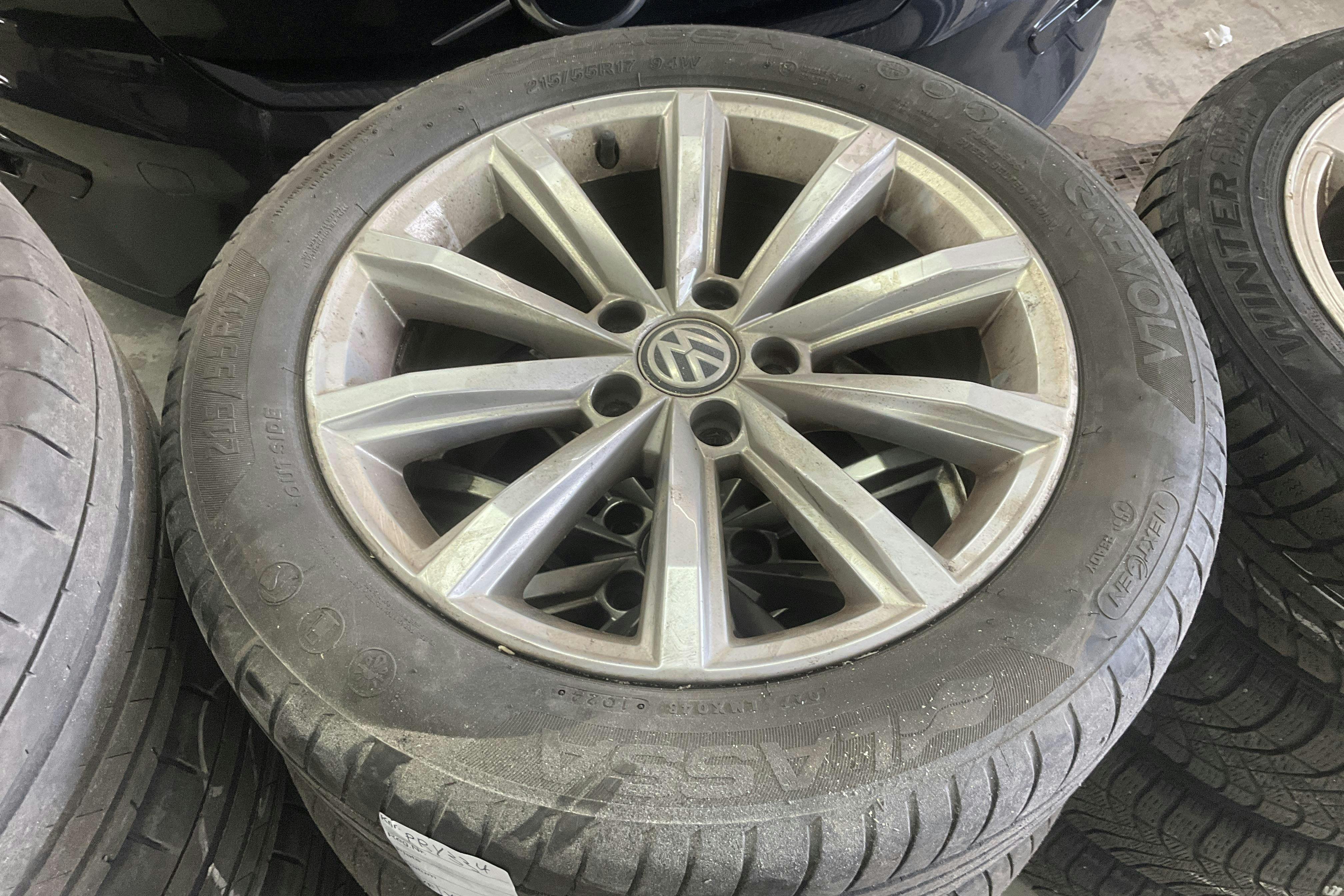 Vehicle Image 14