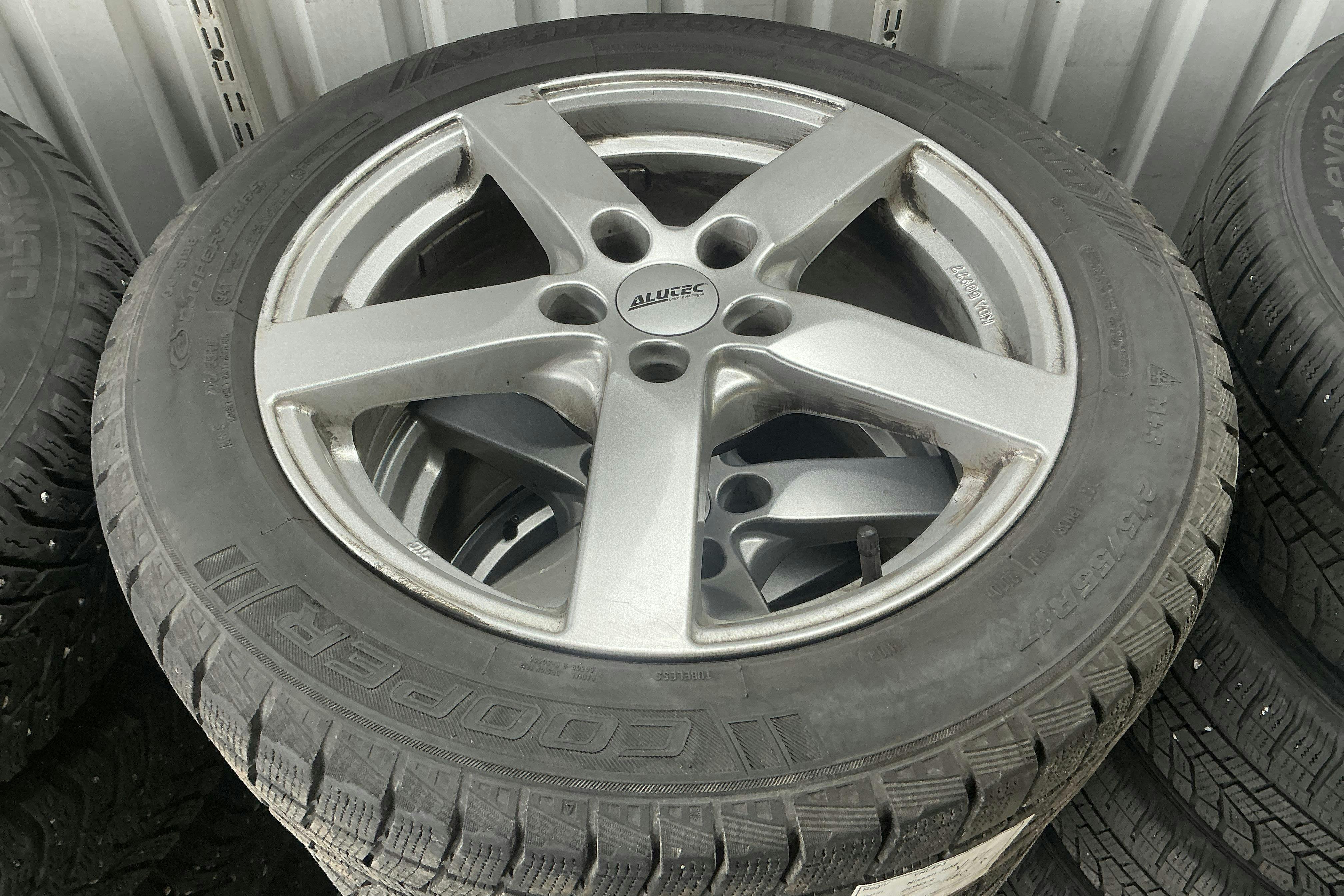 Vehicle Image 14