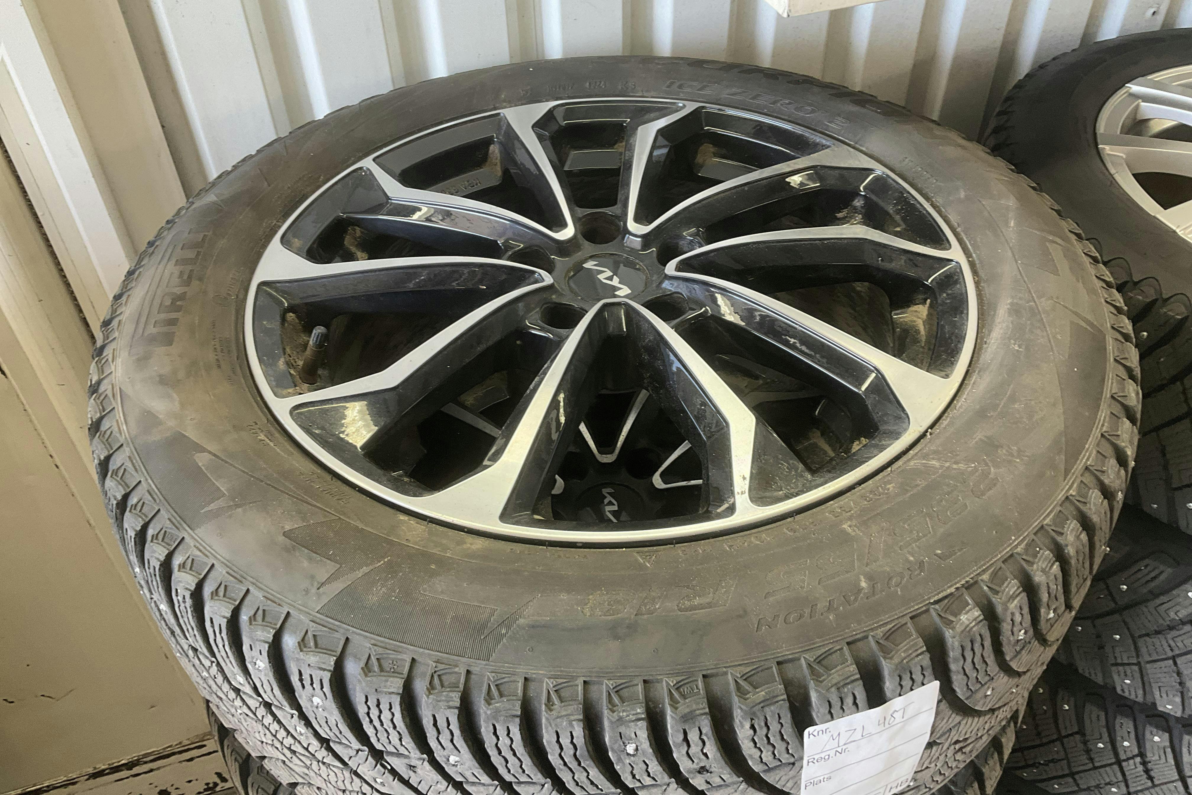 Vehicle Image 15