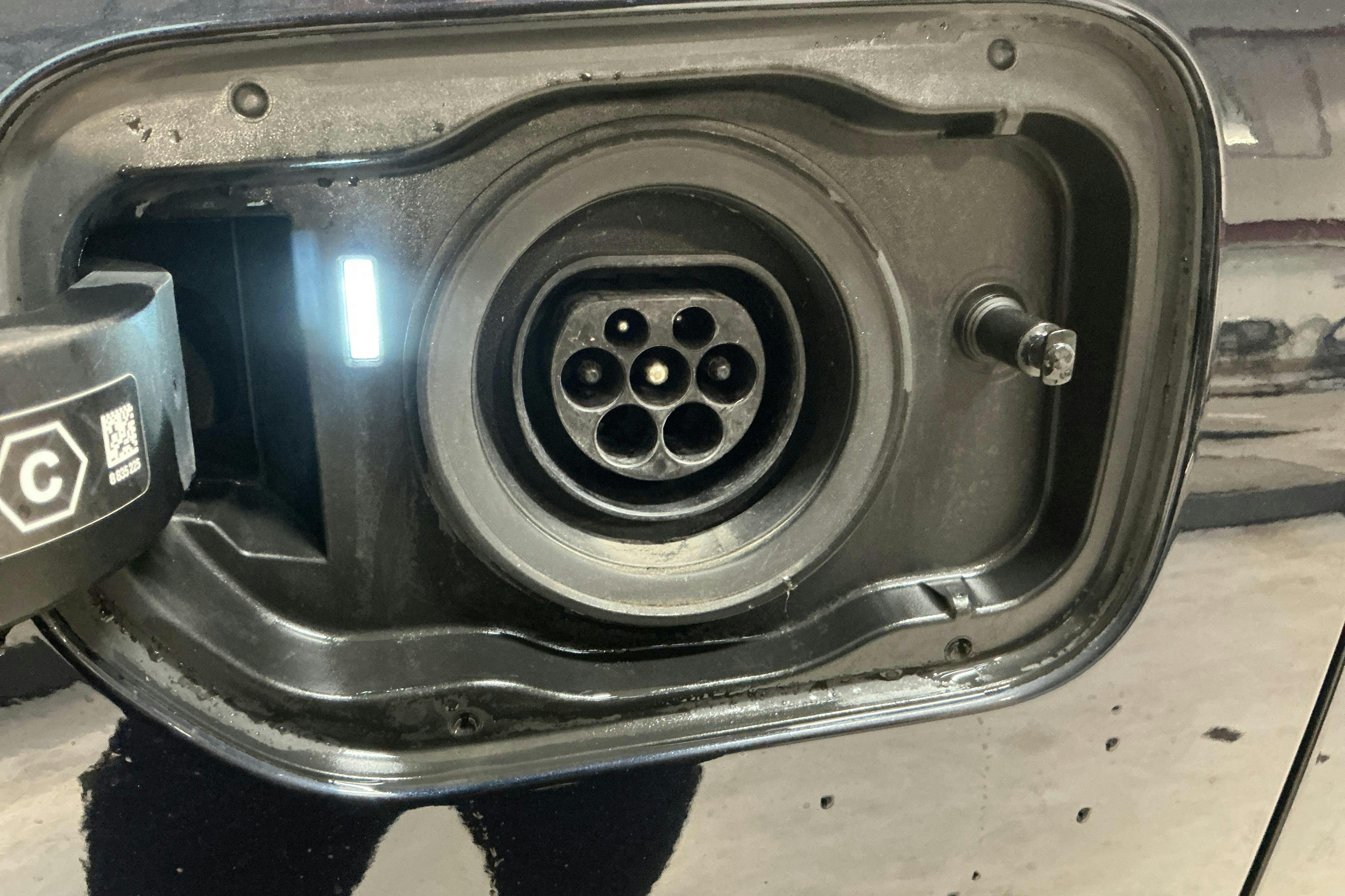 Vehicle Image 16