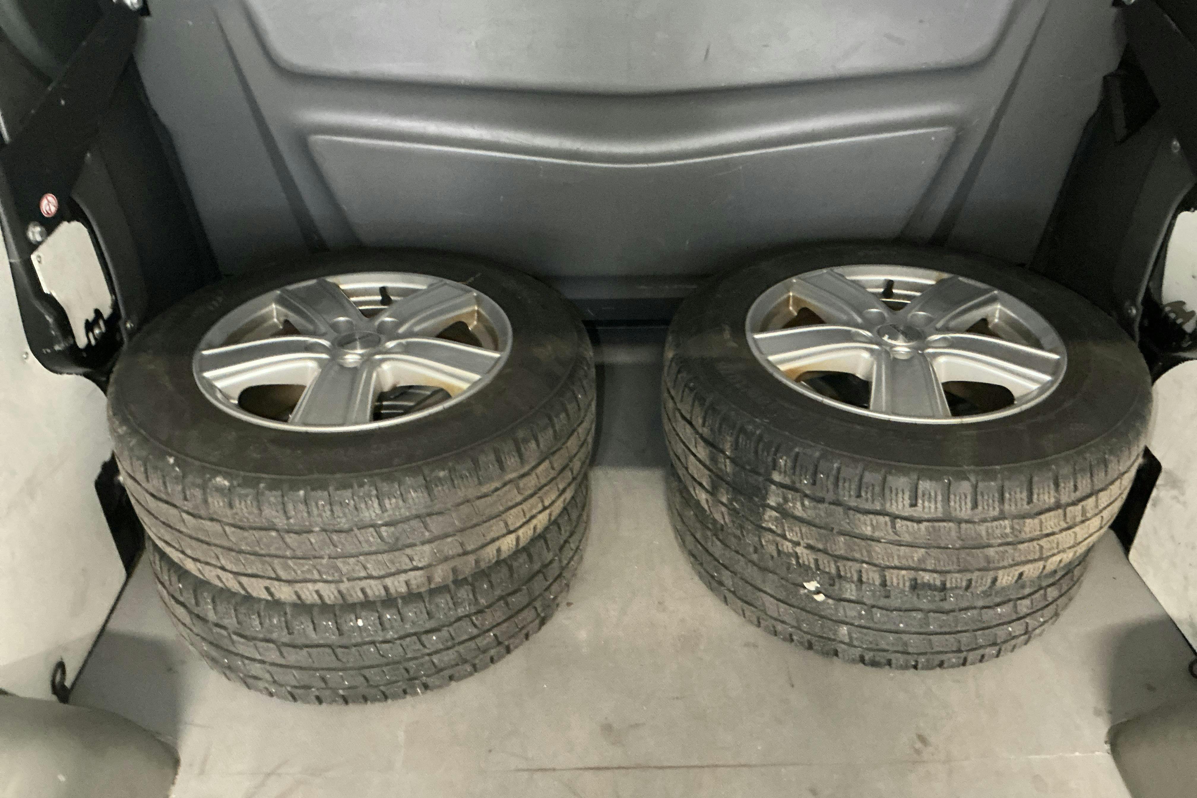 Vehicle Image 13