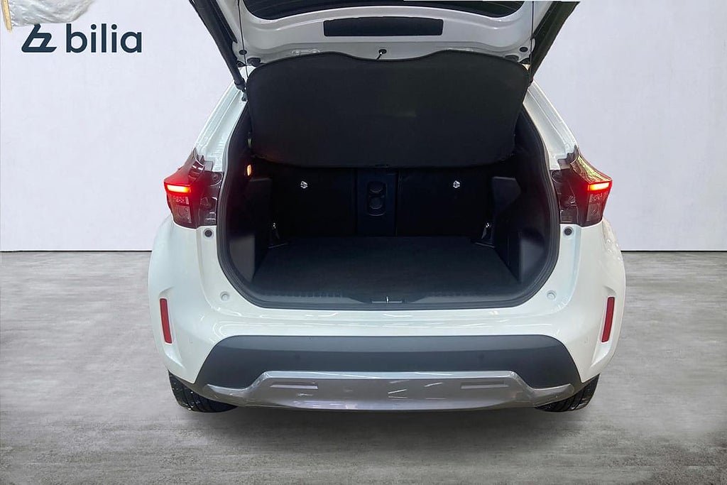Vehicle Image 12