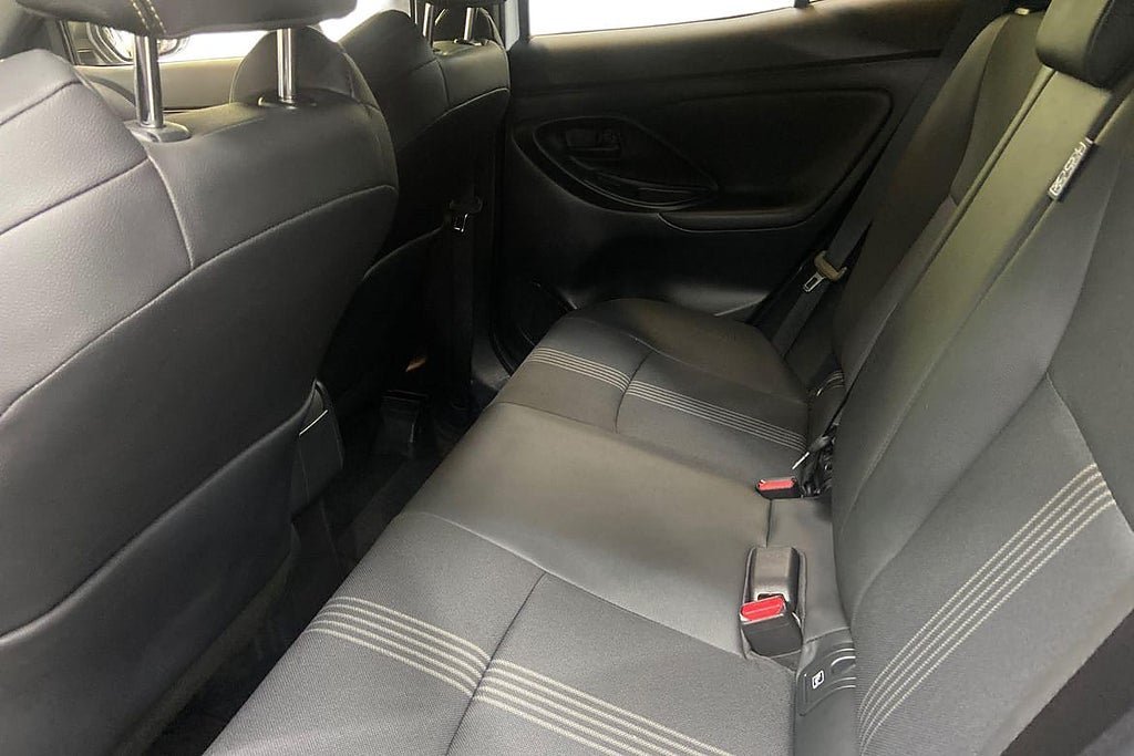 Vehicle Image 13