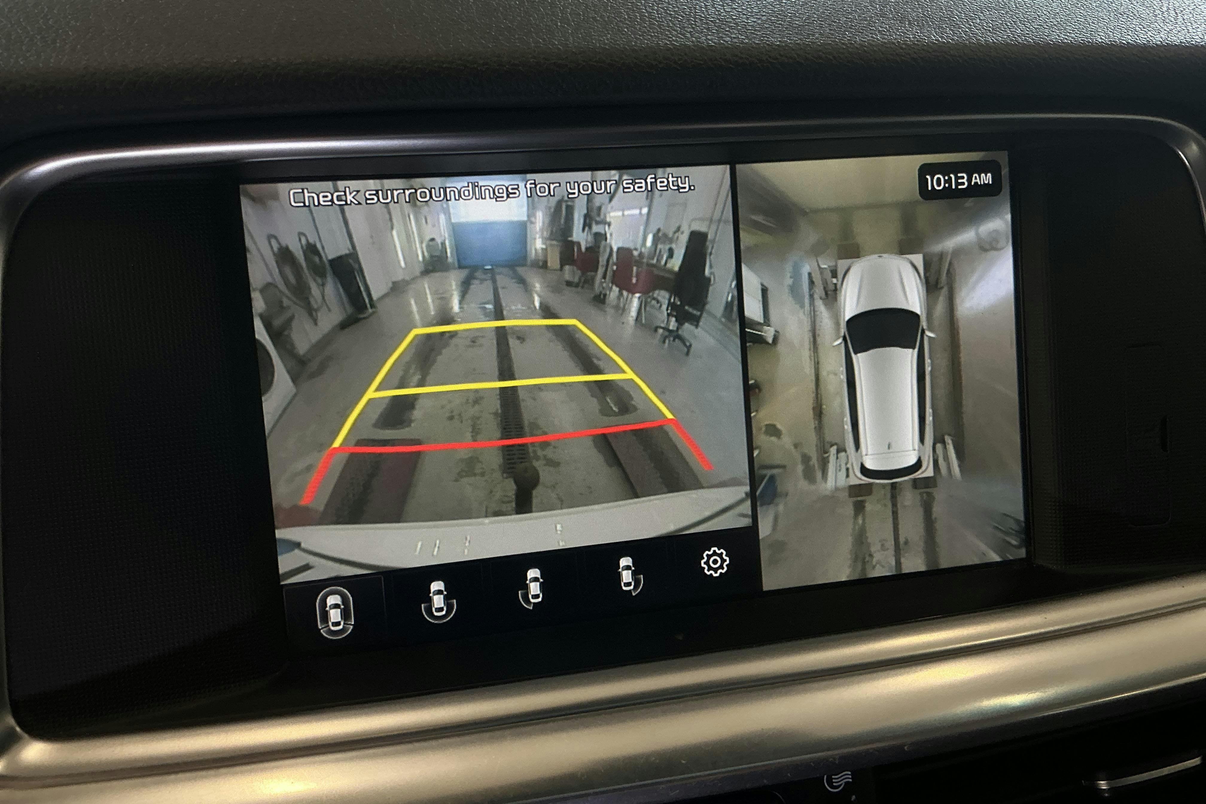 Vehicle Image 12