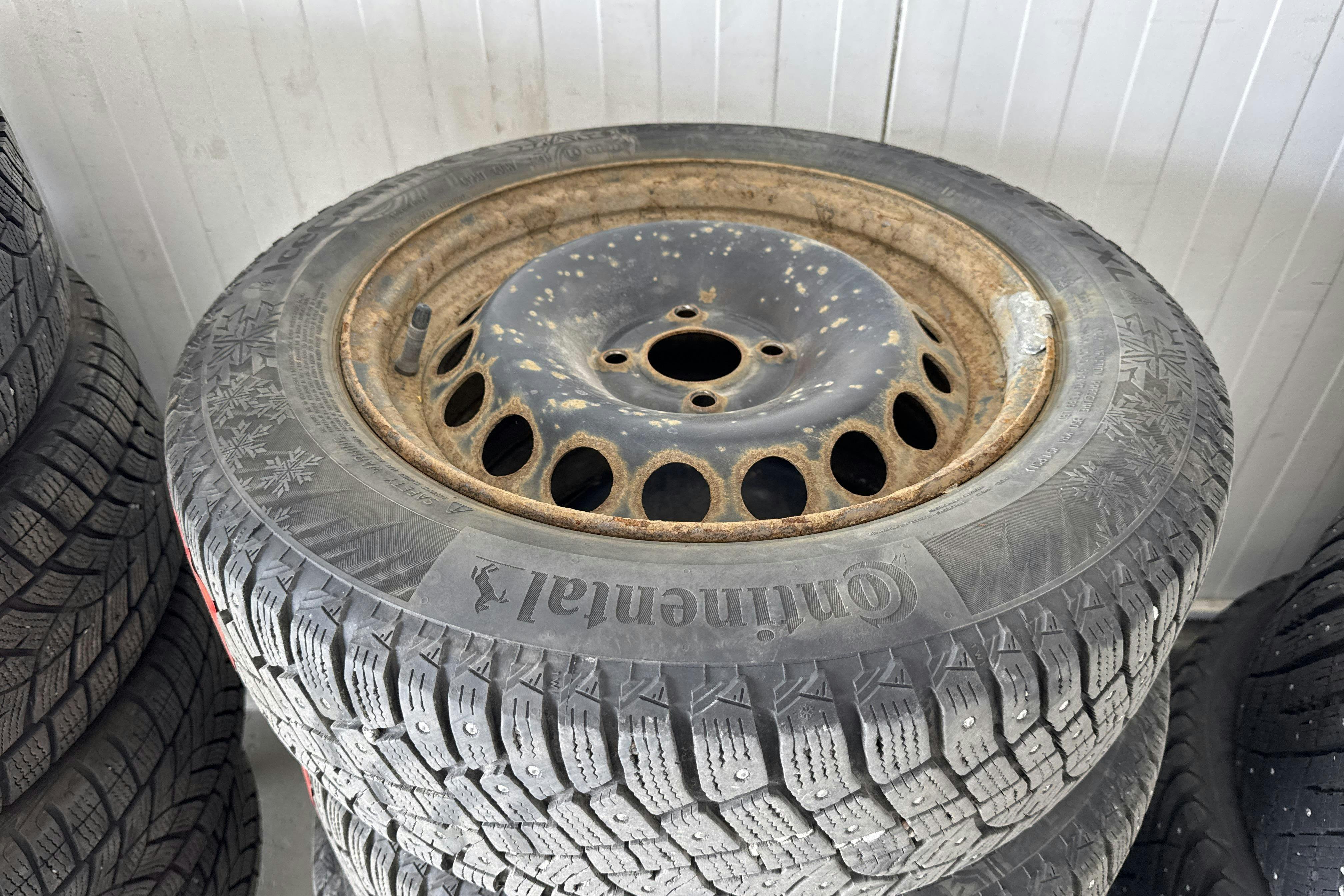 Vehicle Image 15