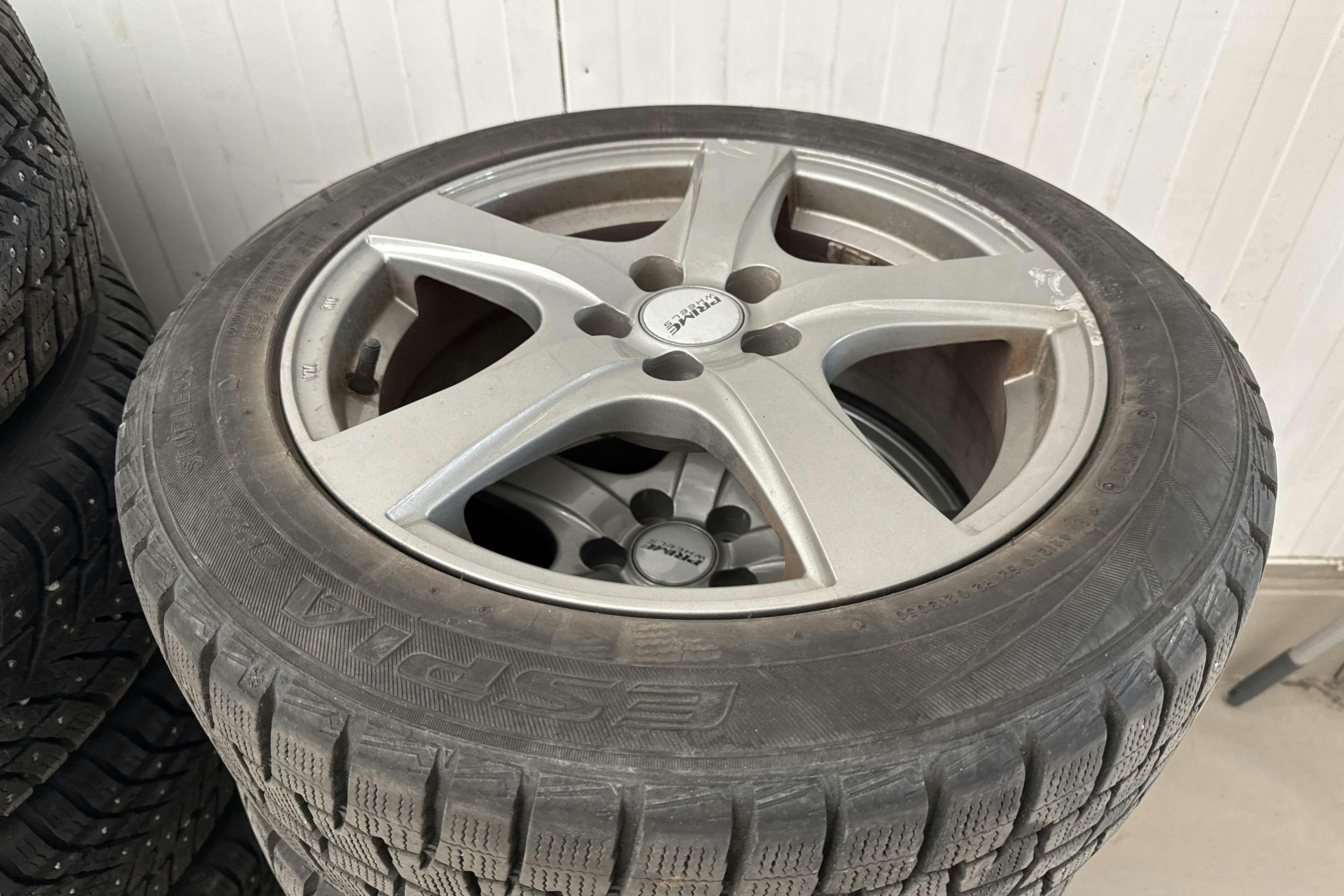 Vehicle Image 13