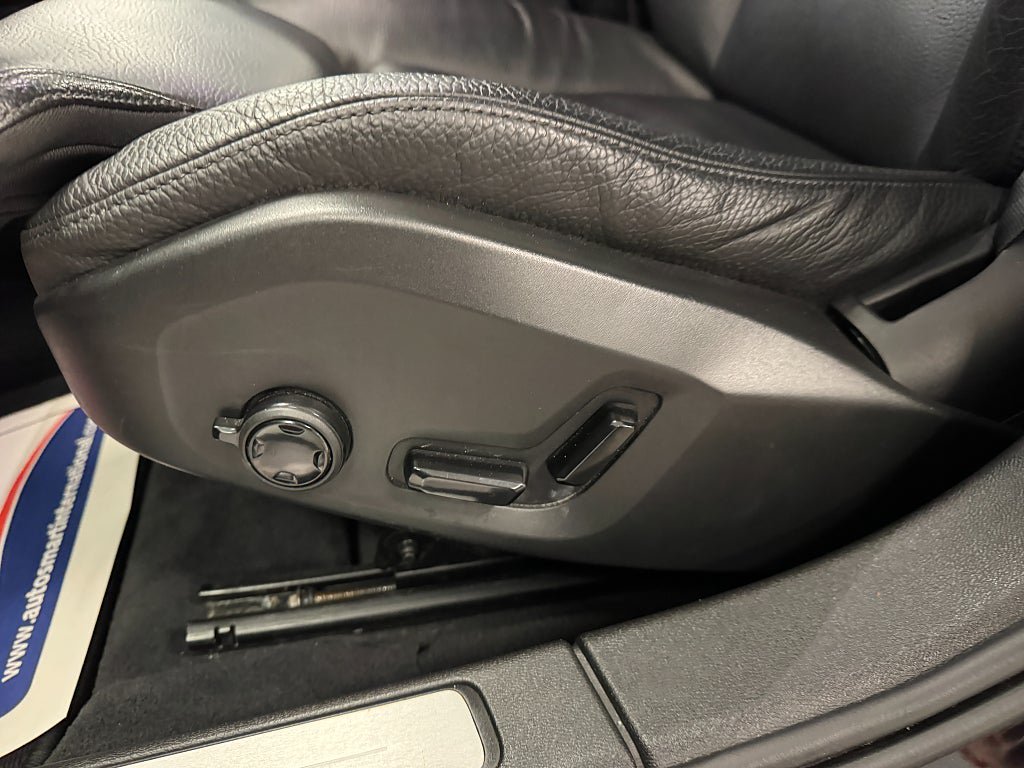 Vehicle Image 17