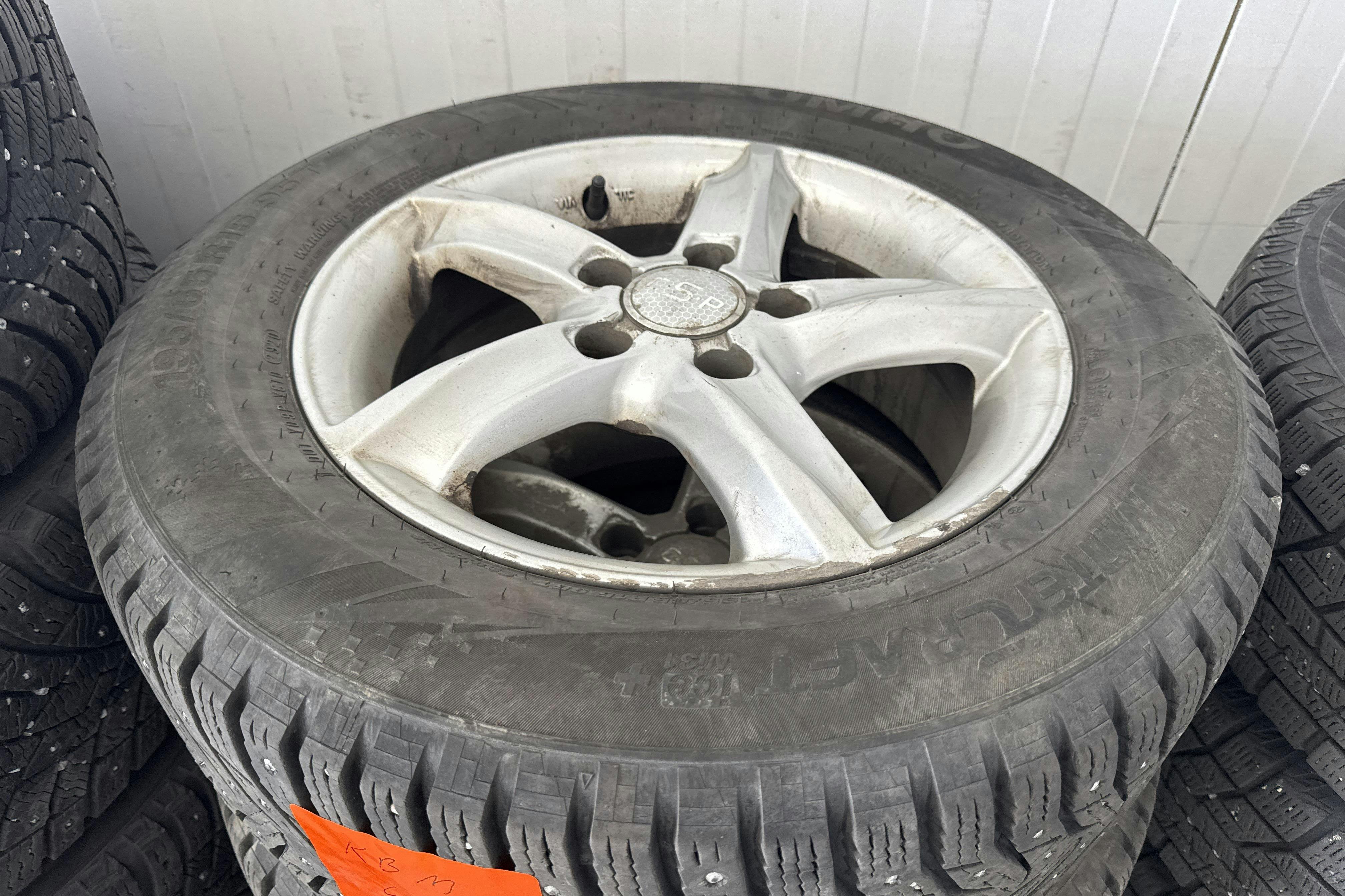 Vehicle Image 15