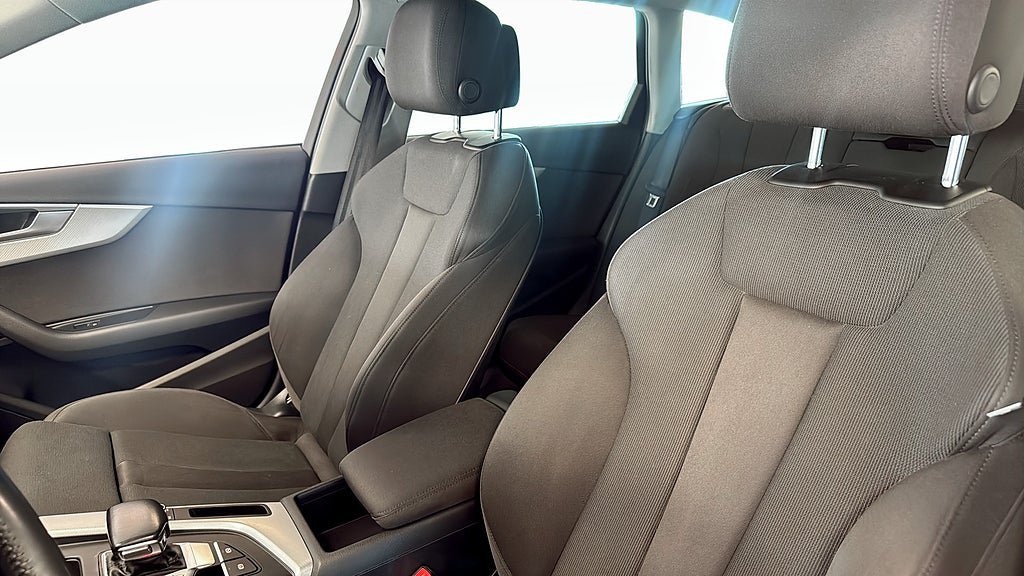 Vehicle Image 8