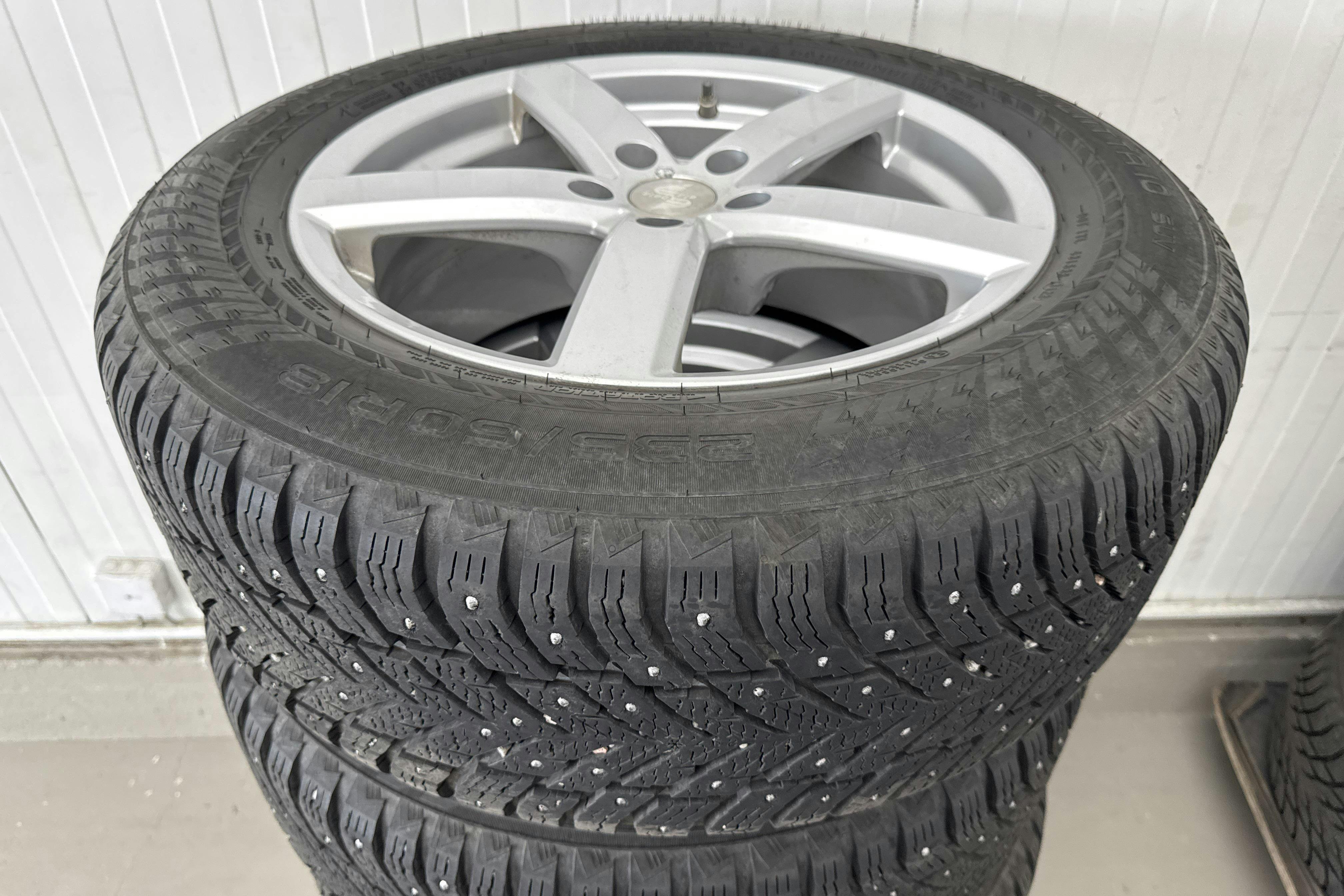 Vehicle Image 21