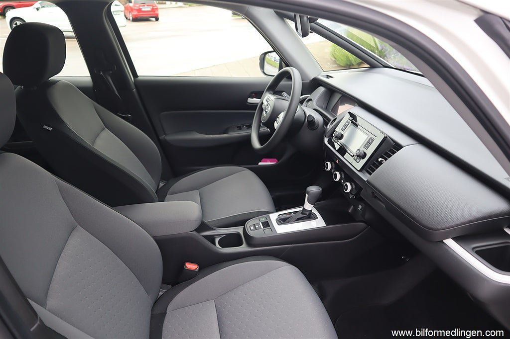 Vehicle Image 4