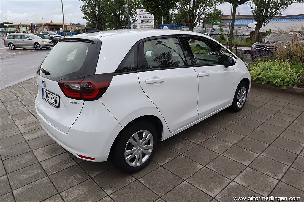Vehicle Image 16