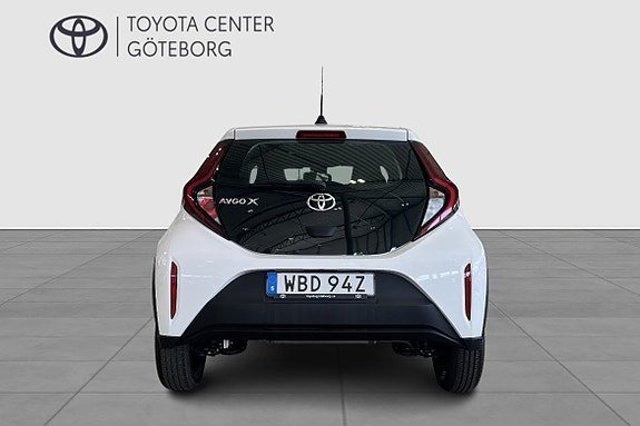 Vehicle Image 6