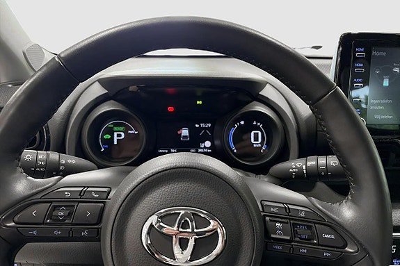 Vehicle Image 11
