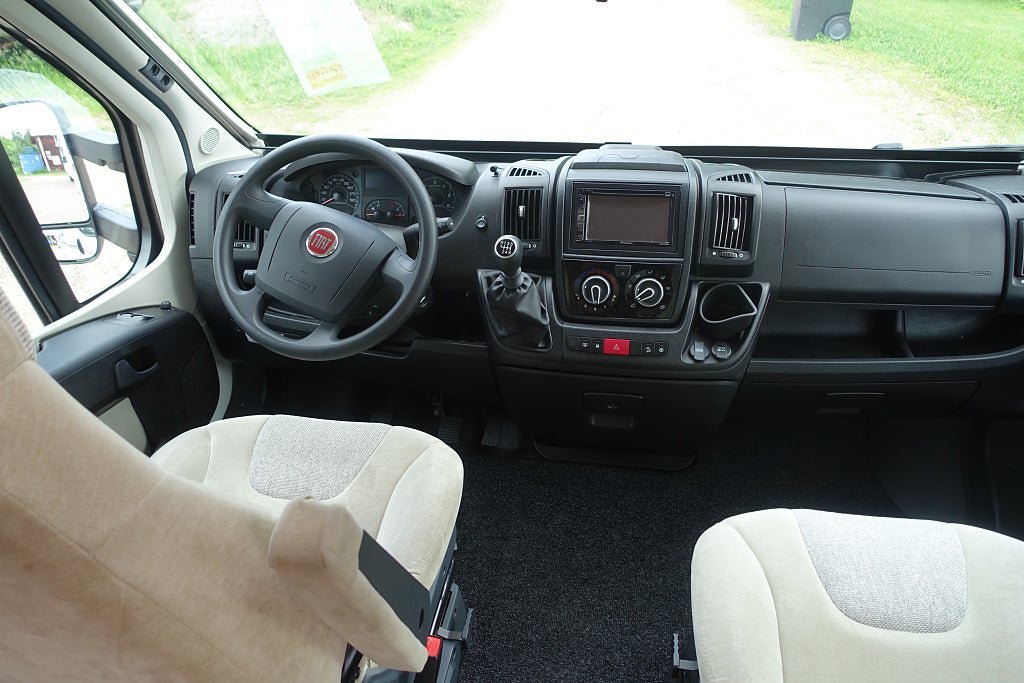 Vehicle Image 17