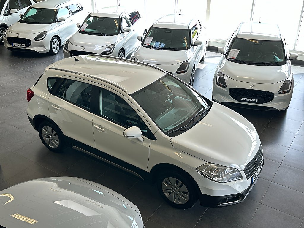 Vehicle Image 5