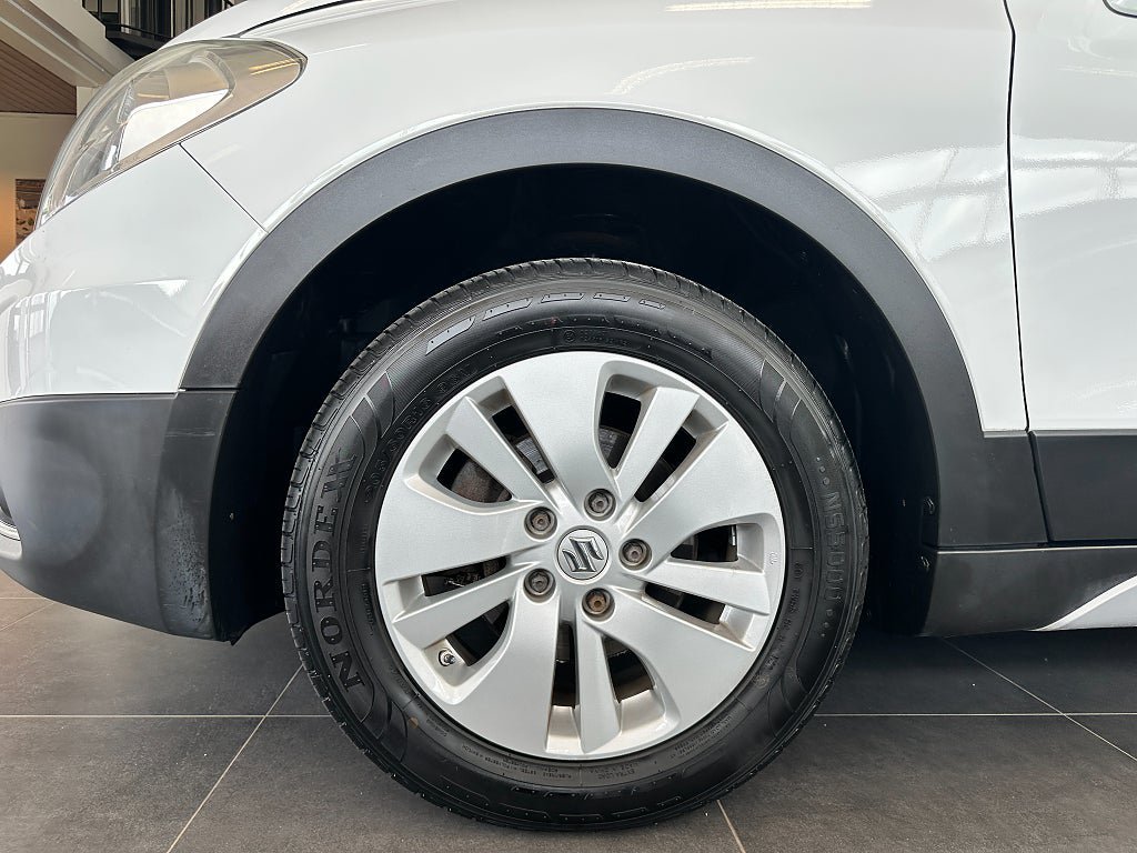 Vehicle Image 6