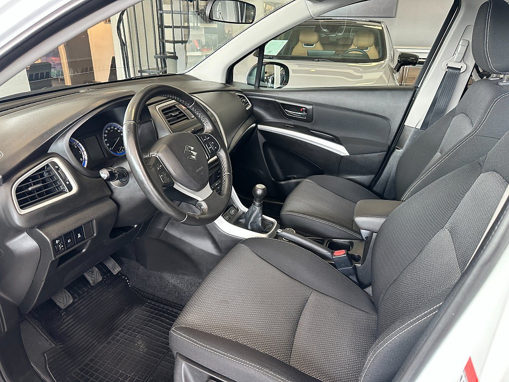 Vehicle Image 7