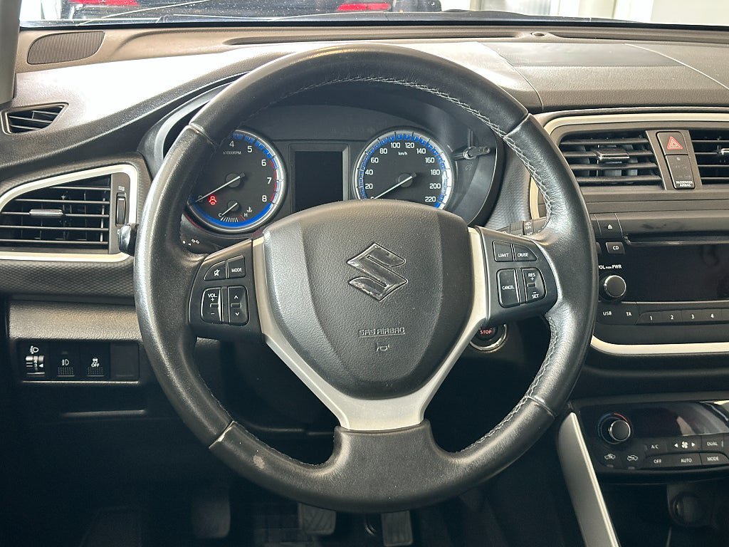 Vehicle Image 9
