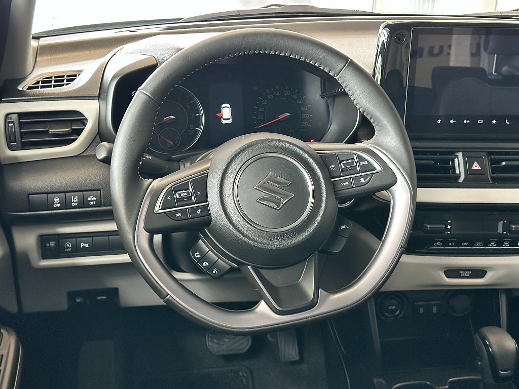 Vehicle Image 9