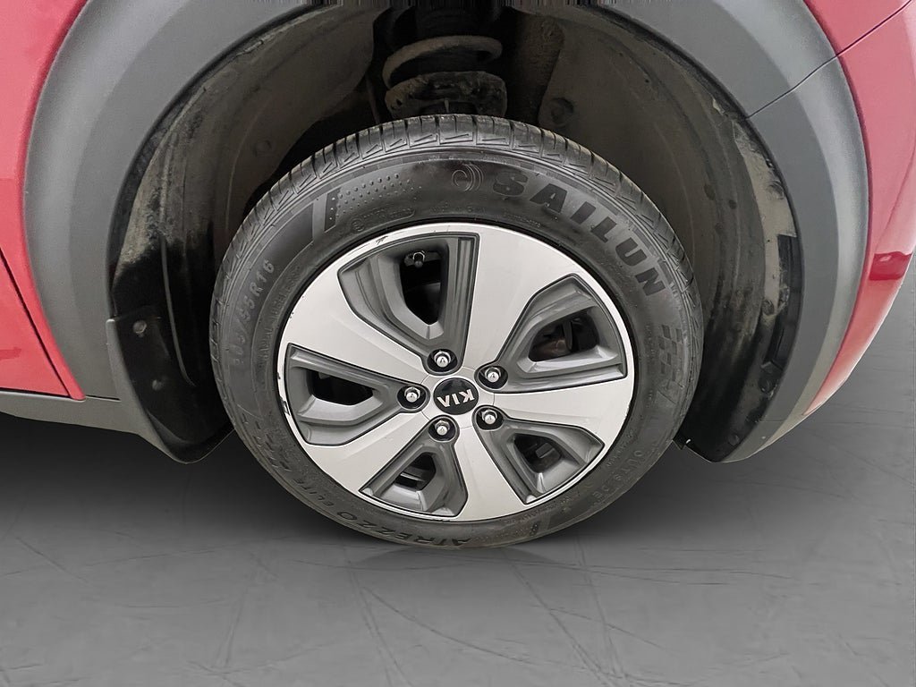 Vehicle Image 32