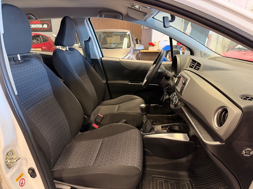 Vehicle Image 11