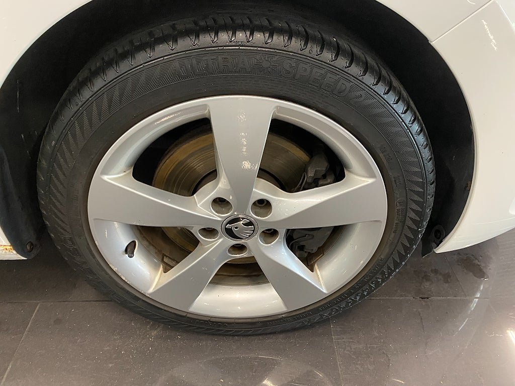 Vehicle Image 16