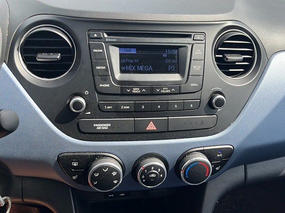 Vehicle Image 11
