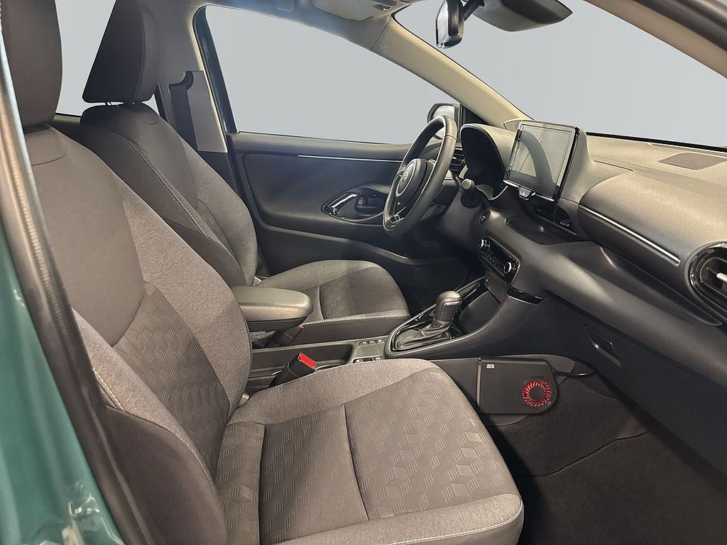 Vehicle Image 6
