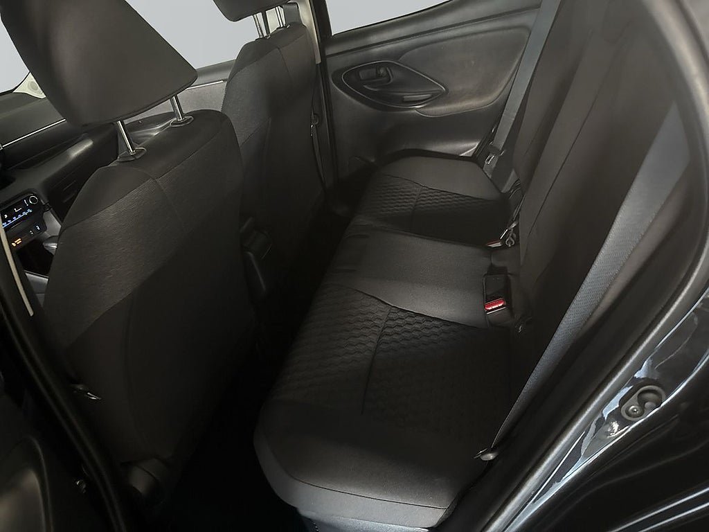 Vehicle Image 7