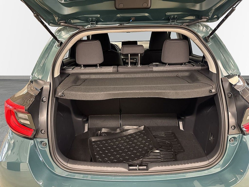 Vehicle Image 10