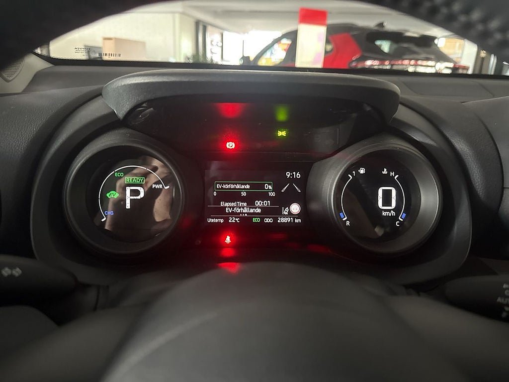 Vehicle Image 11