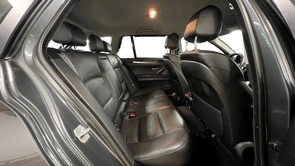 Vehicle Image 17