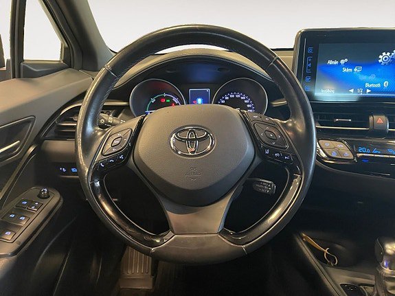 Vehicle Image 13
