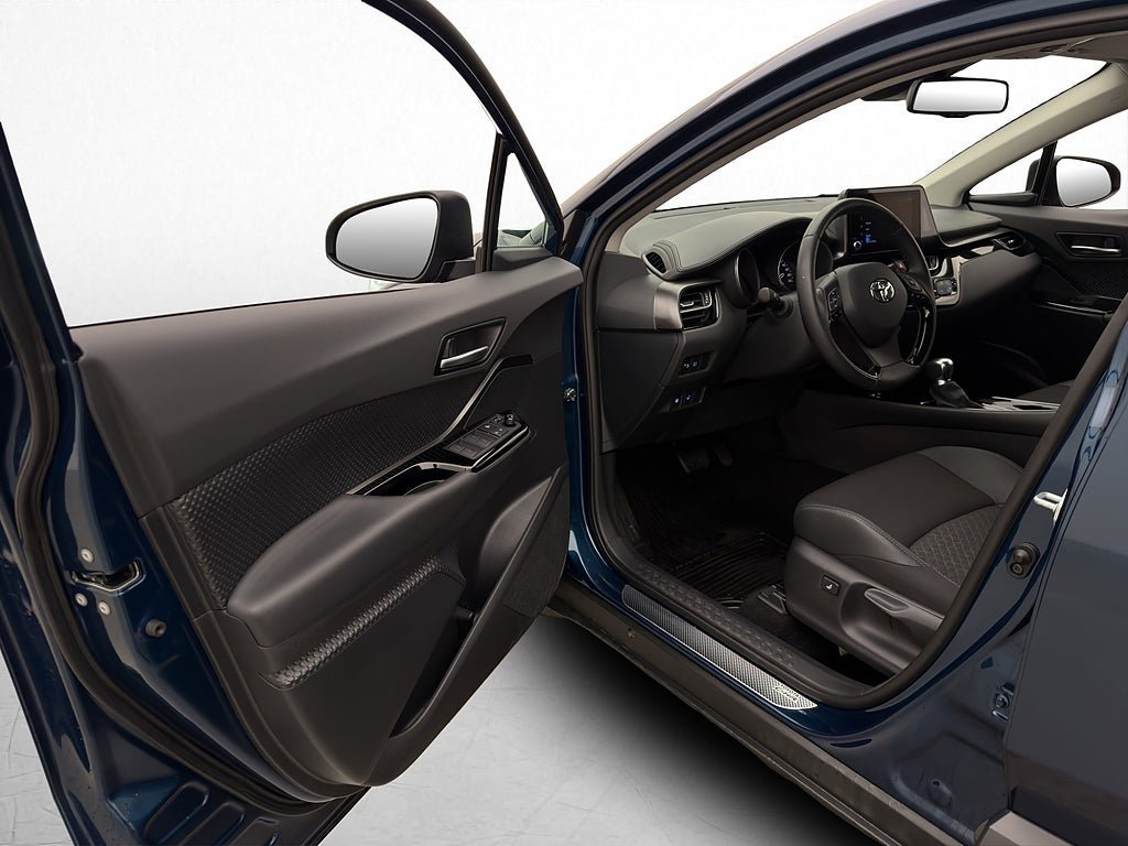 Vehicle Image 9