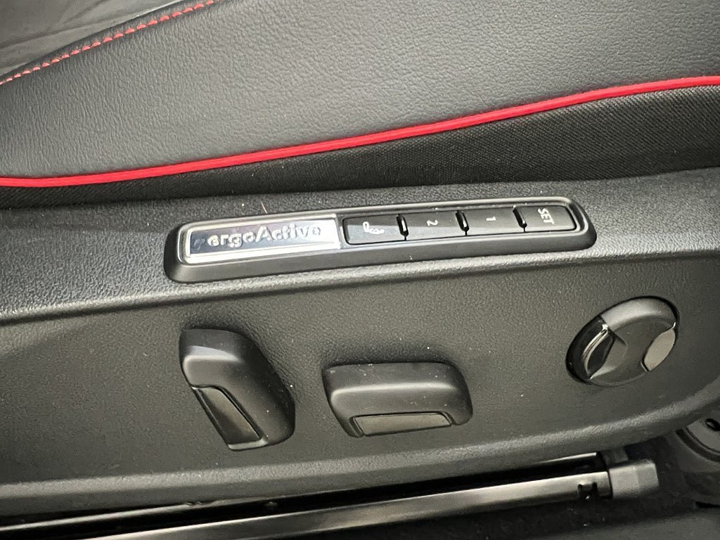Vehicle Image 24