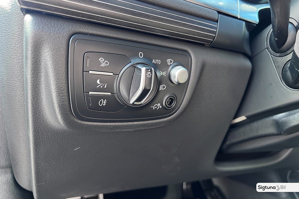 Vehicle Image 28