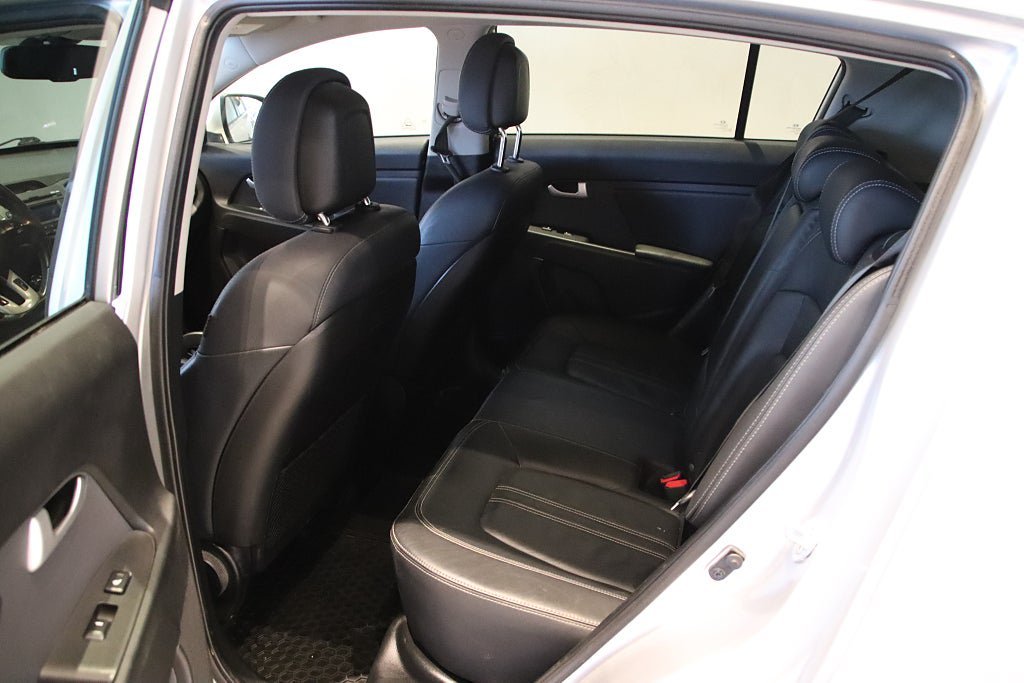 Vehicle Image 8