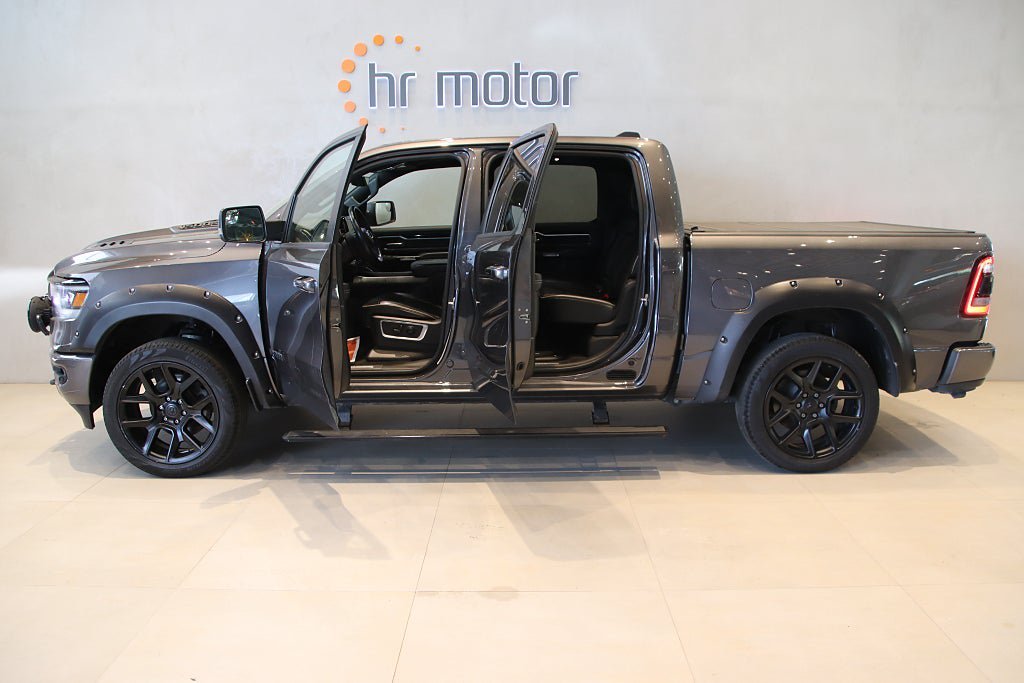 Vehicle Image 6